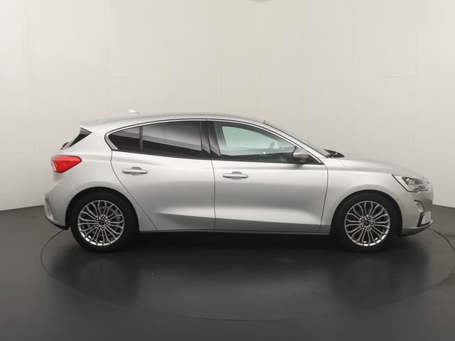 Ford FOCUS Titanium | Trekhaak | Winterpack | Adap. Cruise | 100% dealer onderhouden |