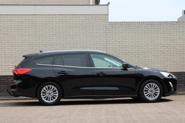 Ford FOCUS Wagon 1.0 EcoBoost Titanium Business | Trekhaak | Origin NL | Parkeersensor voor + achter | Carplay