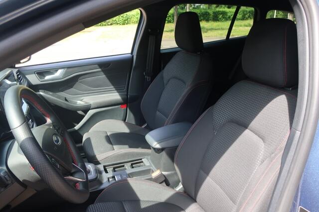 Ford FOCUS 1.0 MHEV ST-Line X, Stoel/Stuurverwarm, Trekhaak, All-Season, Dodehoek etc.