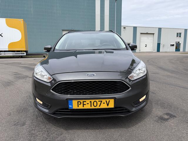 Ford FOCUS Wagon 1.0i Eco-Boost Edition 6-Bak 126 PK. Distributieriem en waterpomp vervangen bij 197.000 KM !!! Zeer fijn rijdende auto !!