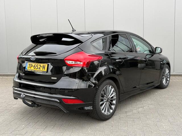 Ford FOCUS 125PK EcoB. ST-Line Trekhaak/Camera/Carplay-android/Navigatie/Cruise-control