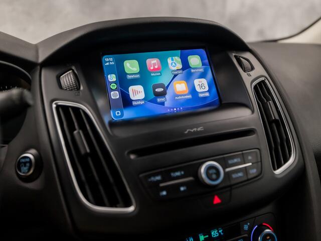Ford FOCUS Wagon 1.0 Titanium Sport (APPLE CARPLAY, NAVIGATIE, CLIMATE, GETINT GLAS, SPORTSTOELEN, KEYLESS, PARKEERSENSOREN, NIEUWE APK, NIEUWSTAAT)