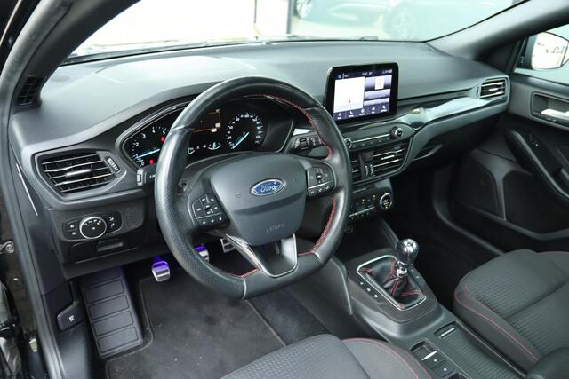 Ford FOCUS 1.5 ECOBOOST ST-LINE | PANO | CARPLAY | CAMERA | LED | WINTERPACK | LED | KEY-LESS