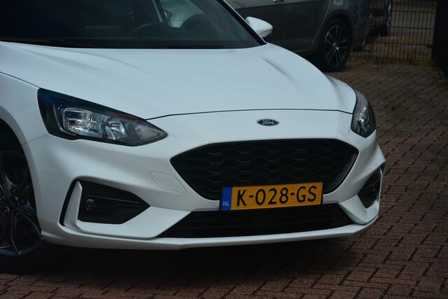 Ford FOCUS Wagon 1.5 EcoBlue ST Line X Business Nederlandse auto 111018 NAP ST Line met oa camera navigatie systeem parkeerhulp virtuele cockpit lmv origineel key less trekhaak afneembaar dakrail sportbekleding