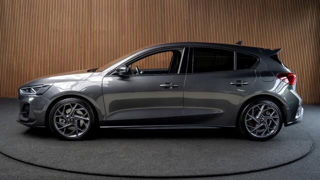 Ford FOCUS 2.3 EcoBoost ST PERFORMANCE LED-Matrix - AGR PERFORMACE Stoelen - Driver assistance pakket