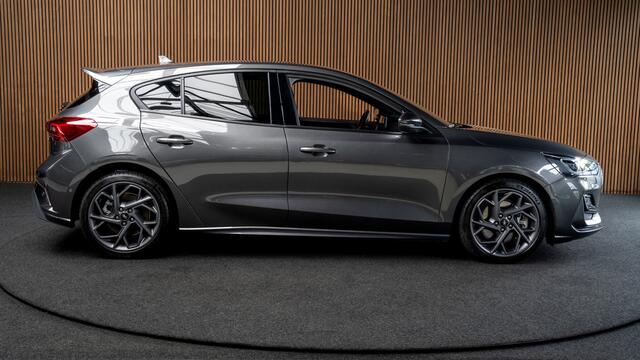 Ford FOCUS 2.3 EcoBoost ST PERFORMANCE LED-Matrix - AGR PERFORMACE Stoelen - Driver assistance pakket