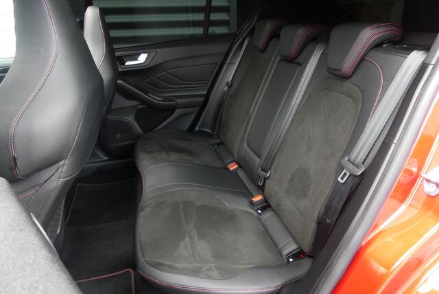 Ford FOCUS 2.3 EcoBoost ST-X MAXTON, PANO, ADAPT. ONDERSTEL, ADAPT. CRUISE, CLIMA, NAVI, CAMERA, PDC V&A, APPLE CARPLAY/ANDROID AUTO, BLIS, KEYLESS, ELEKT. STOELEN, 45.842KM