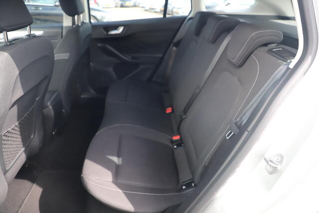 Ford FOCUS Wagon 1.0 EcoBoost Trend Edition Business 101PK Trekhaak Navigatie Carplay Android Airco Cruise Control 16 inch LMV(Trekhaak)