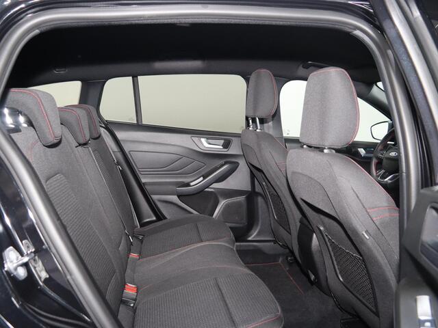 Ford FOCUS Wagon 1.0 EcoBoost Hybrid ST Line X | Elekt. Wegklapbare Trekhaak | Winterpakket | Cruise Control Adaptief | Parkeercamera | Head-Up | Navigatie |