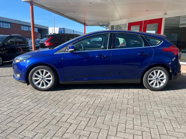 Ford FOCUS 1.0 125PK titanium Navi Blis Trekhaak Nieuwe Distributie