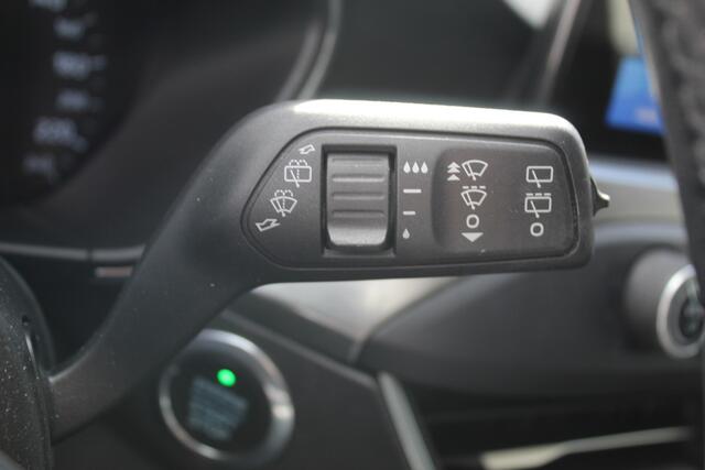 Ford FOCUS 1.0 EcoBoost Titanium Business , 125pk , Slects 65427km Climate control , Camera , Cruise control , Trekhaak , Luxe uitvoering Stoel,Stuur en Voorruitverwarming , Blind Spot ,