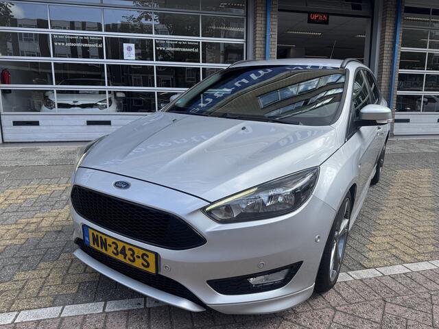 Ford FOCUS Wagon 1.0 ST-Line NAP | Navigatie | Apple Carplay | Cruise Control | Automatisch Parkeren | Parkeersensoren Voor + Achter | 17inch Lichtmetalen Velgen | Dealeronderhouden |