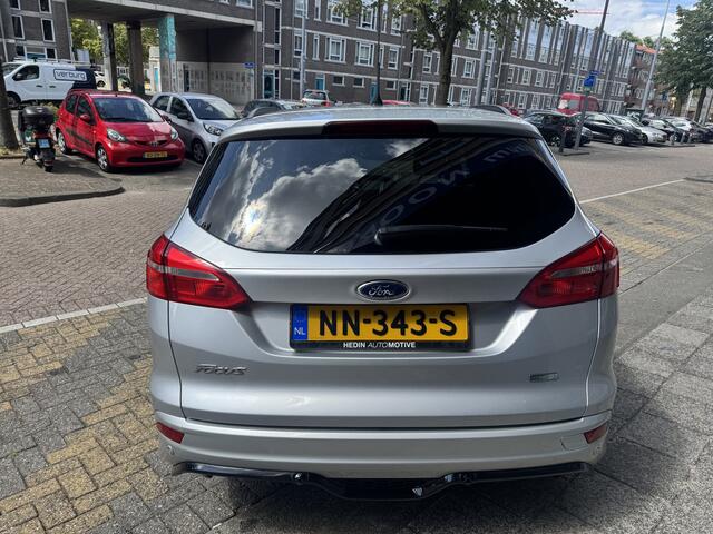 Ford FOCUS Wagon 1.0 ST-Line NAP | Navigatie | Apple Carplay | Cruise Control | Automatisch Parkeren | Parkeersensoren Voor + Achter | 17inch Lichtmetalen Velgen | Dealeronderhouden |