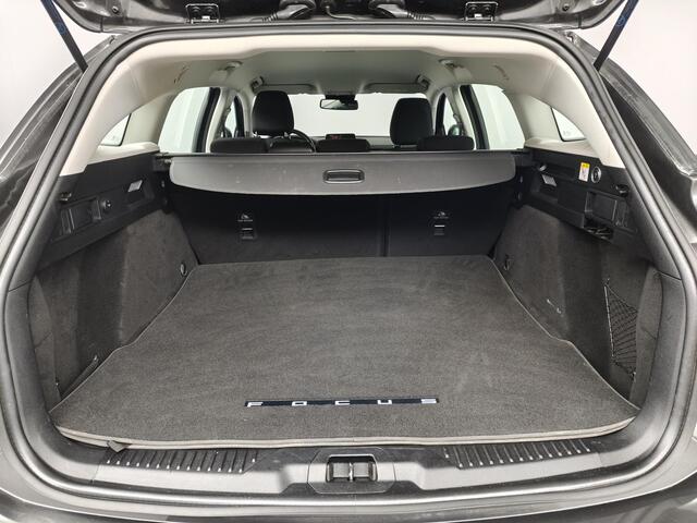 Ford FOCUS Wagon 1.0 EcoBoost Hybrid Active Vignale | Navigatie | Camera | Trekhaak | Stoelverwarming | All-Season Banden |