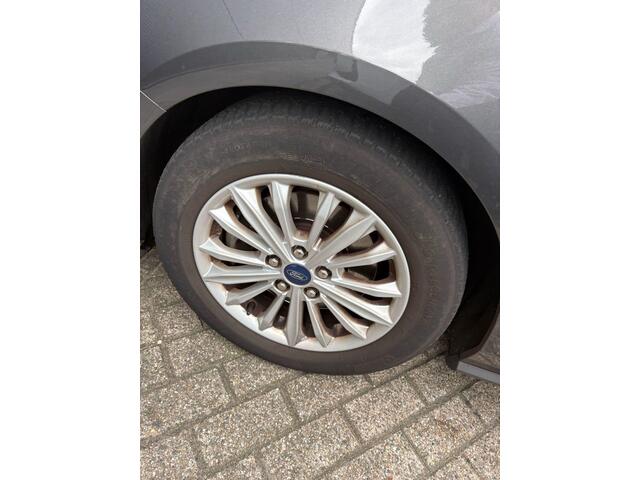 Ford FOCUS Wagon 1.0 EcoBoost Titanium Business