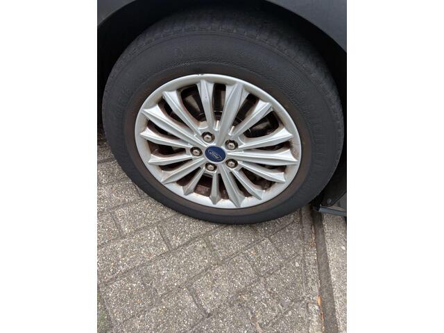 Ford FOCUS Wagon 1.0 EcoBoost Titanium Business