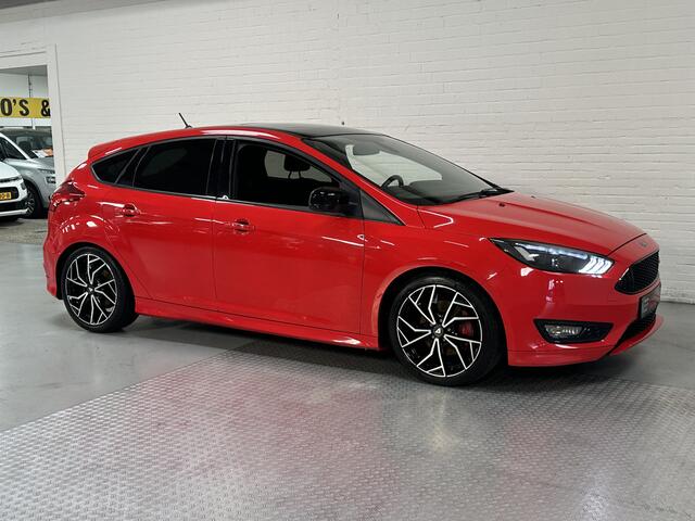 Ford FOCUS 1.5 EcoBoost ST Line Business CLIMA // CAMERA // CRUISE // NAVI