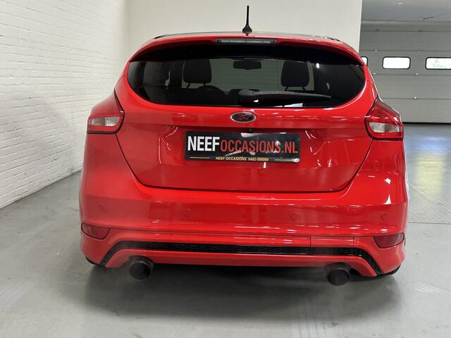 Ford FOCUS 1.5 EcoBoost ST Line Business CLIMA // CAMERA // CRUISE // NAVI