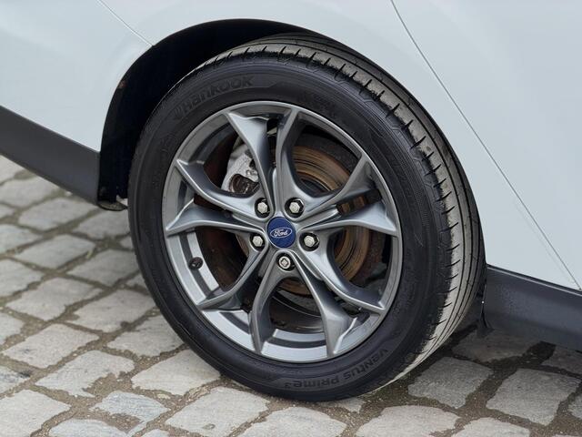 Ford FOCUS Wagon 1.5 Titanium|17"LM|Stoel/Stuur Verwarming