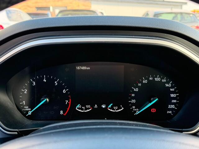 Ford FOCUS 1.0 ECOBOOST. TR ED. BNS. CRUISE, DAB, NAVI