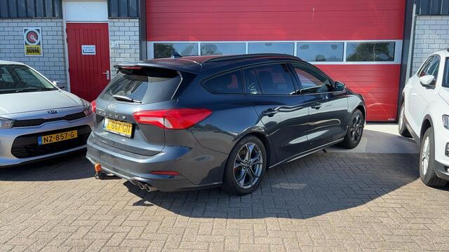 Ford FOCUS Wagon 1.5 EcoBlue ST Line X Business TREKHAAK / FULL LED / CAMERA / STOELVERW / KEYLESS / STUURVERW / CARPLAY / NL-AUTO