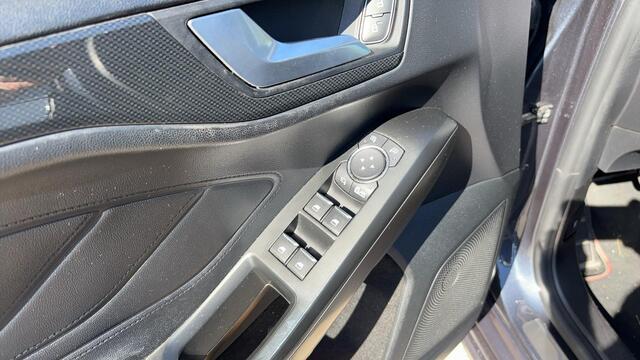 Ford FOCUS Wagon 1.5 EcoBlue ST Line X Business TREKHAAK / FULL LED / CAMERA / STOELVERW / KEYLESS / STUURVERW / CARPLAY / NL-AUTO