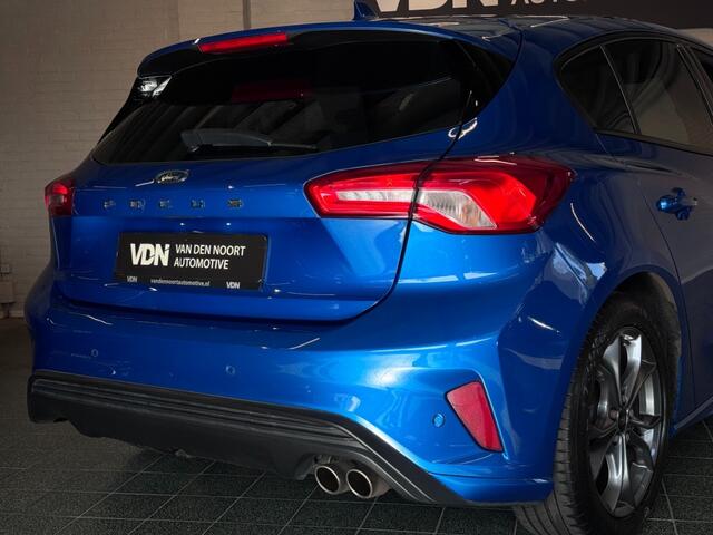 Ford FOCUS 1.0 EcoBoost ST Line Business Trekhaak Navi ACC Smartlink 17''