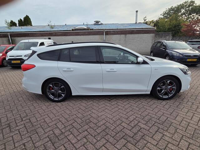 Ford FOCUS Wagon 1.0 EBH ST L. XBns