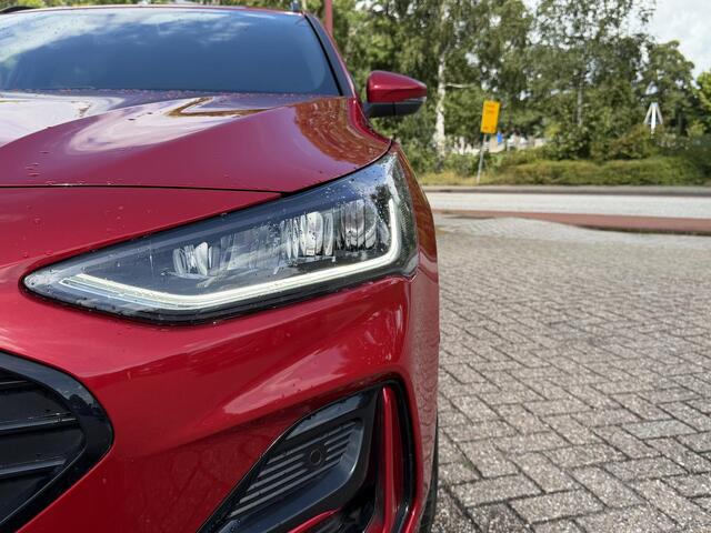 Ford FOCUS Wagon 1.0 EcoBoost Hybrid ST Line X | 155 PK | Winterpack | Driver Assistance Pack | AGR stoel | Achteruitrijcamera