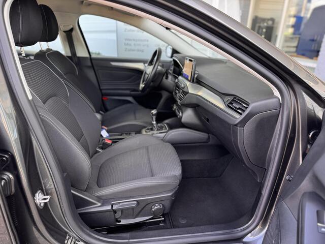 Ford FOCUS 125pk EcoBoost Titanium Navi Camera Winter Parking pack Adaptive Cruise Keyless 5drs