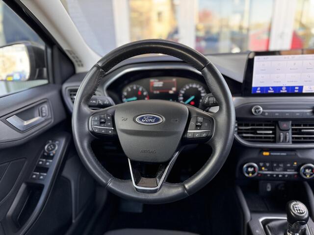 Ford FOCUS 125pk EcoBoost Titanium Navi Camera Winter Parking pack Adaptive Cruise Keyless 5drs