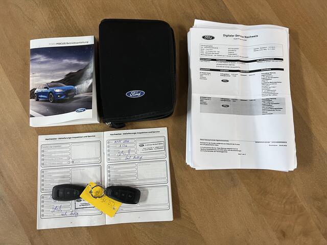 Ford FOCUS Wagon 1.5 EcoBlue Active | Winter pack! | Camera | Apple Carplay