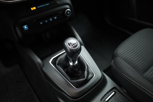 Ford FOCUS 1.0 EcoBoost Hybrid Titanium Style | Rijklaar! | Cruise Control | Camera | Stoel- Stuurverw. | Apple CarPlay & Android Auto | Navi