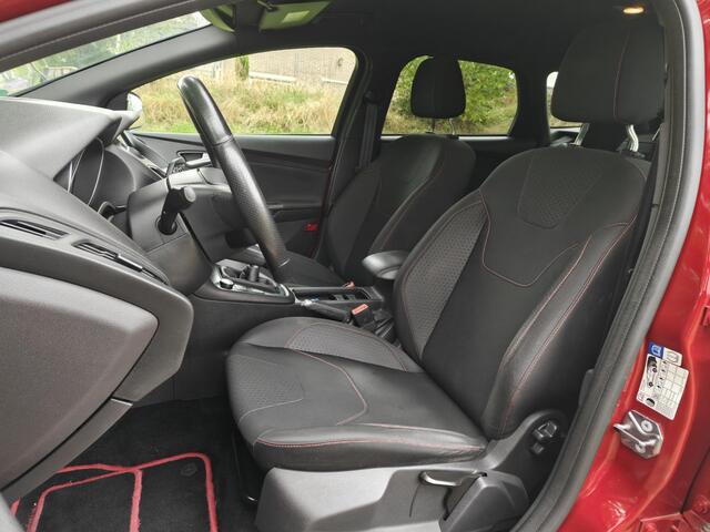 Ford FOCUS Wagon 1.0 EB 125pk ST-Line | TREKHAAK | P. SENSOREN | CRUISE | NAVI | CLIMA |