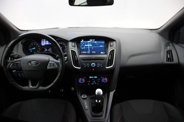 Ford FOCUS Wagon 1.0 ST-Line - Carplay, Navi, Cruise, Clima, Trekhaak