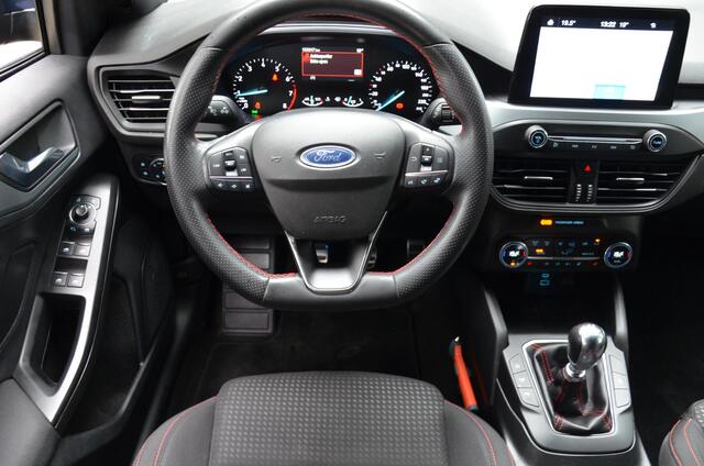 Ford FOCUS Wagon 1.0 EcoBoost Hybrid ST Line Style Navi/Led/Pdc/Ecc/Stuur Stoel&Ruitverwarming /Achteruitrijcamera/Privacy-Glass