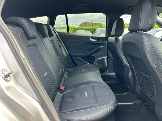 Ford FOCUS 1.0 EcoBoost ACTIVE Business, LED, B en O, Camera