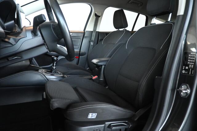Ford FOCUS Wagon 1.0 EcoBoost Hybrid Titanium X Nap! Cruise Clima Full LED Trekhaak CarPlay Navigatie Inruil Mogelijk!