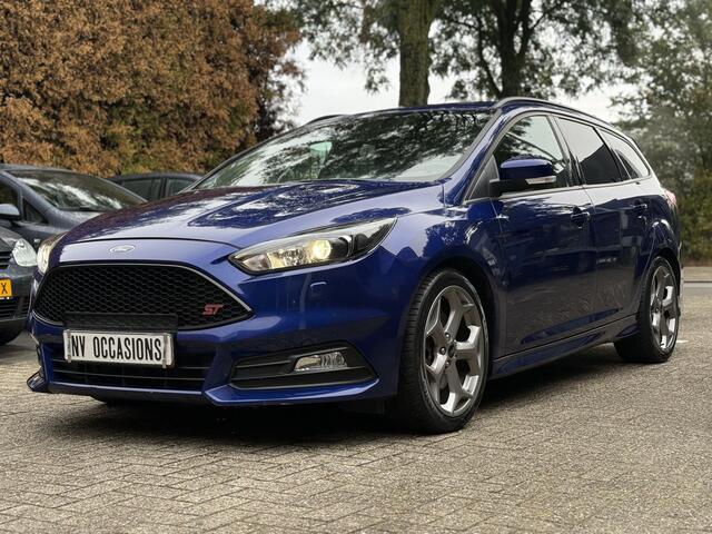 Ford FOCUS Wagon 2.0 ST 250PK/XENON/RECARO/CRUISE/STOELVW/18"/UNIEK!
