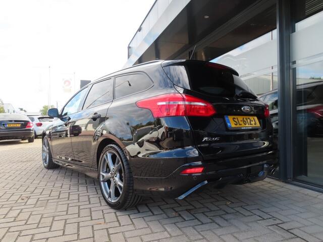 Ford FOCUS 1.5 ST-Line Ecc Cruise Navi Trekhaak 2x Pdc 2018