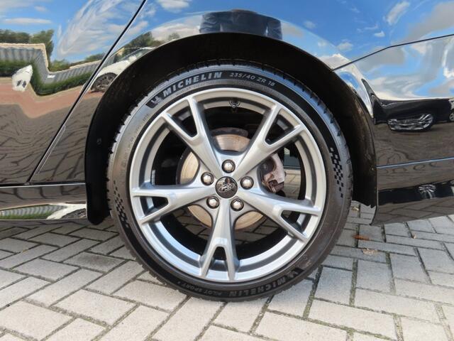 Ford FOCUS 1.5 ST-Line Ecc Cruise Navi Trekhaak 2x Pdc 2018