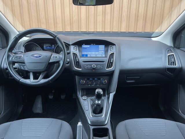Ford FOCUS Wagon 1.0 Lease Edition | Trekhaak | Keyless Go/Entry | Airconditioning | Stoel- en stuurverwarming | Bluetooth | Voorruitverwarming |