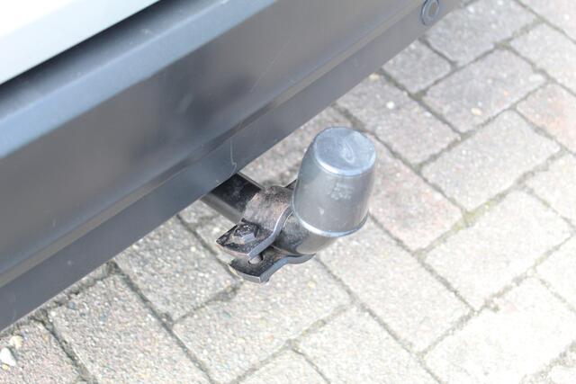 Ford FOCUS Wagon 1.0 125PK Titanium Uiterst nette wagen ! Trekhaak, Pdc, Navigatie, Cuise Controle,