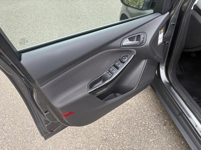 Ford FOCUS Wagon 1.0 Titanium / NAVI / AIRCO CLIMATE / CRUISE
