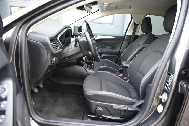 Ford FOCUS 1.0 EcoBoost Titanium Business Winterpakket