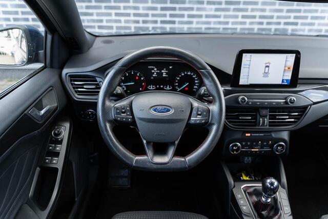 Ford FOCUS 1.0 EcoBoost 125 Hybrid ST Line Business | Trekhaak | Achteruitrijcamera | Parkeersensoren | Keyless Entry | Stoelverwarming | LED Koplampen | Lichtmetalen Velgen 18 inch | Navigatie | Apple Carplay | Android Auto