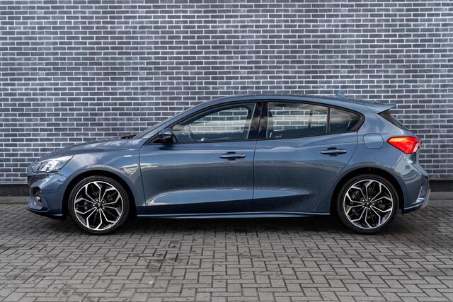 Ford FOCUS 1.0 EcoBoost 125 Hybrid ST Line Business | Trekhaak | Achteruitrijcamera | Parkeersensoren | Keyless Entry | Stoelverwarming | LED Koplampen | Lichtmetalen Velgen 18 inch | Navigatie | Apple Carplay | Android Auto