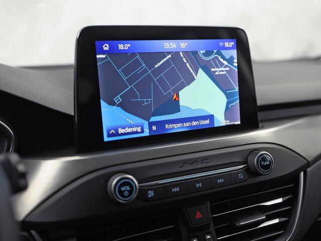Ford FOCUS Wagon 1.0 EcoBoost Titanium Sport (APPLE CARPLAY, GROOT NAVI, STUUR/STOELVERWARMING, CAMERA, SPORTSTOELEN, GETINT GLAS, ADAPTIVE CRUISE, NIEUWSTAAT)