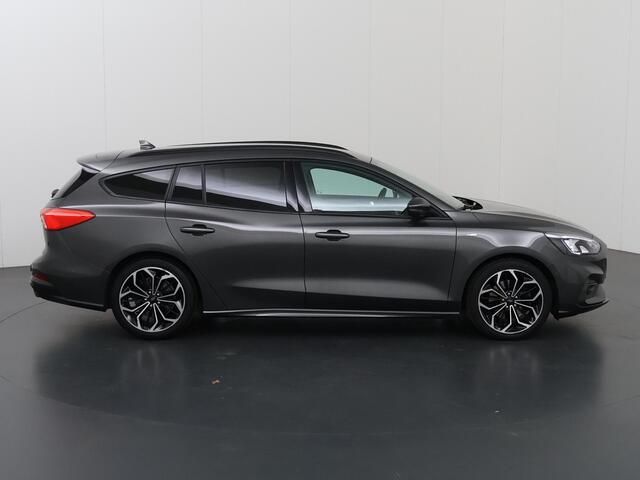 Ford FOCUS Wagon 1.0 EcoBoost ST-line | Trekhaak | Winterpakket | Cruise Control Adaptief | Parkeercamera | Navigatie | Climate Control |