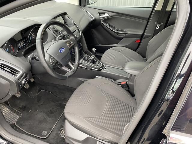 Ford FOCUS Wagon 1.5 Titanium Clima, Navi, CC, Voorruitvw, PDC & Cam, LM, Trekh, - Inruil Mogelijk -